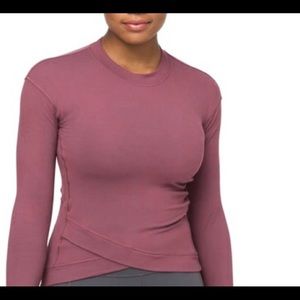 Lululemon close to crossing long sleeve